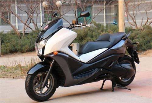 国产本田踏板摩托车视频,性能卓越，驾驭非凡  第2张